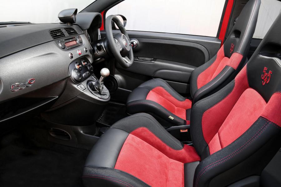 Интерьер Abarth 595C Competizione 2014 года  (AU) (фото 11 из 11)